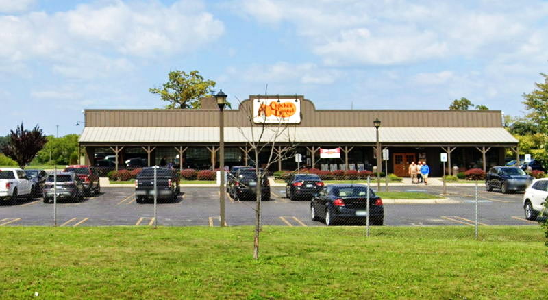 Cracker Barrel - Port Huron - 2303 Water Street (newer photo)